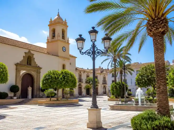 Guía para descubrir la esencia cultural y el encanto de Vícar