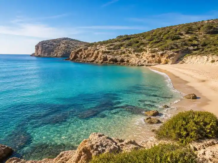 Descubre por qué Cala Torta es el destino natural que buscas